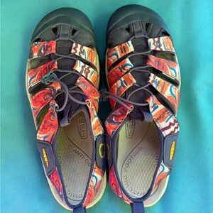 KEEN Red and Orange Patterned Waterpoof Closedtoe Sandals